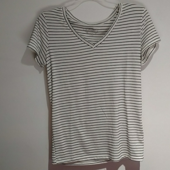 V-Neck White with Black Stripe MUDD Tee - Picture 1 of 5